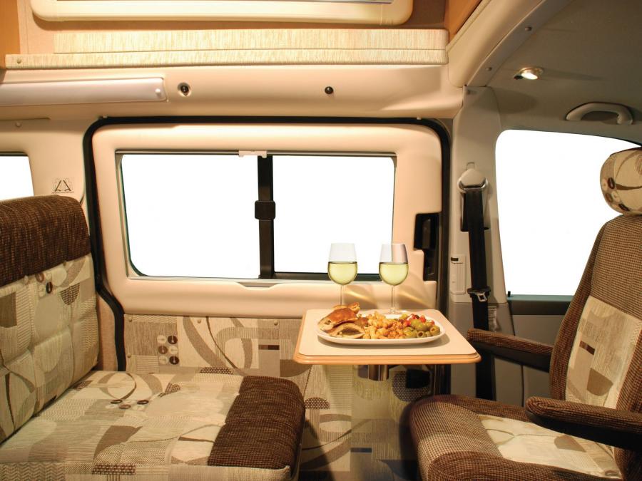 Интерьер Auto-Sleepers Topaz 2011 года  (фото 3 из 5)